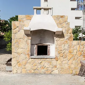 https://la-curte-dellu-pippi-niuru.lecce-hotels.com